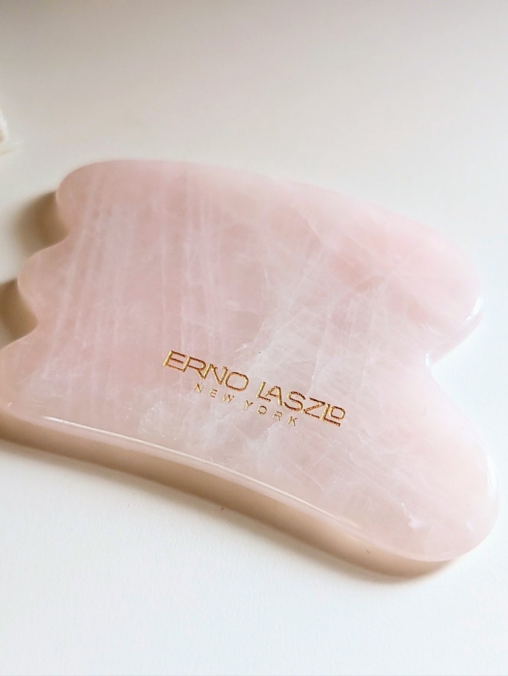 NWOT - Erno Laszlo New York - Rose Quartz Gua Sha